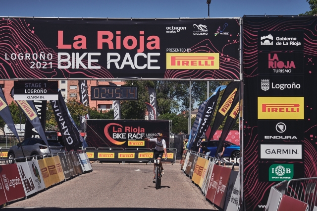 Tiago Ferreira y Naima Madlen se imponen en la Stage 1