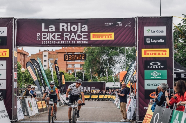 Roberto Bou y Enrique Morcillo deciden la etapa al sprint y Figueras lidera con solvencia 