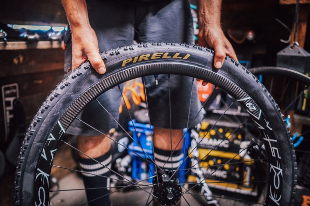 Change your tyres at La Rioja Bike Race with PIRELLI